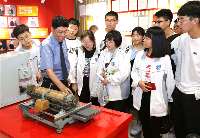 山东枣庄市中区:邀中学生参观检察院